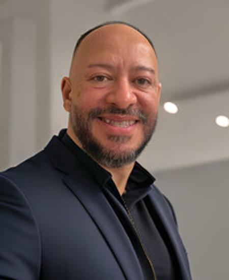 Profile photo of a State Farm Agent named: Lester Quiroa