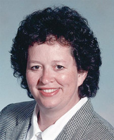 Profile photo of a State Farm Agent named: Belinda Maez-Ferrero