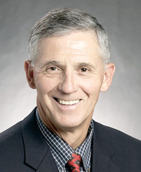 Profile photo of a State Farm Agent named: Earl Schuster