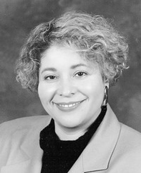 Profile photo of a State Farm Agent named: Sandy Flores-Daneshvar