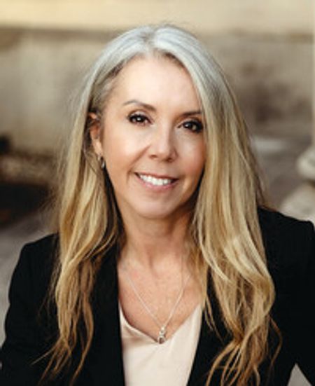 Profile photo of a State Farm Agent named: Donna Nave-Perry