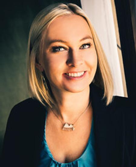 Profile photo of a State Farm Agent named: Jenni King