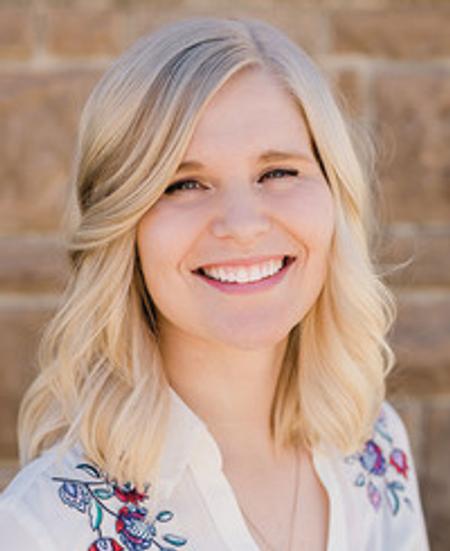 Profile photo of a State Farm Agent named: Marie Luetmer