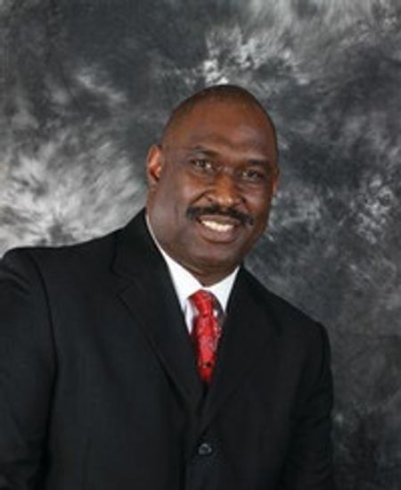 Profile photo of a State Farm Agent named: Lloyd Henry Jr