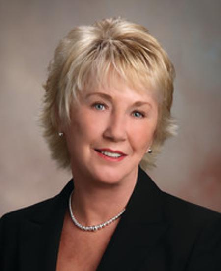 Profile photo of a State Farm Agent named: Mary Kay Daves