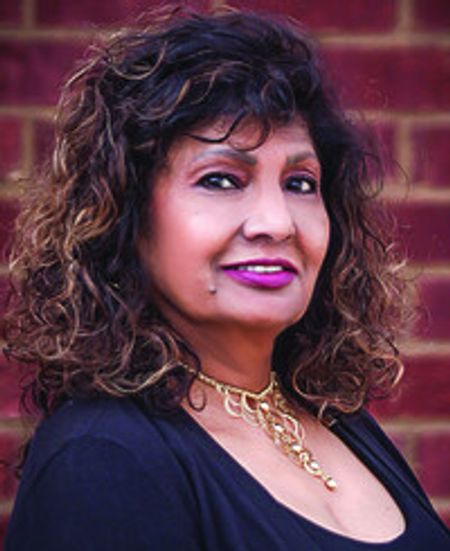 Profile photo of a State Farm Agent named: Sandy Khan