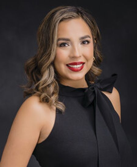 Profile photo of a State Farm Agent named: Yasmine Luevano
