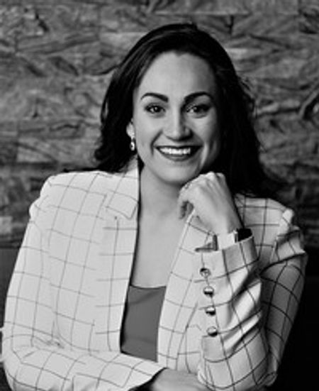 Profile photo of a State Farm Agent named: Fabiola Sears