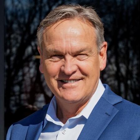 Profile photo of a State Farm Agent named: Dennis Scannell