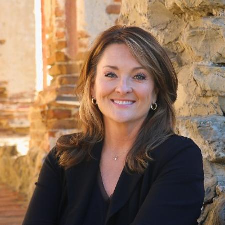 Profile photo of a State Farm Agent named: Julia Tipolt