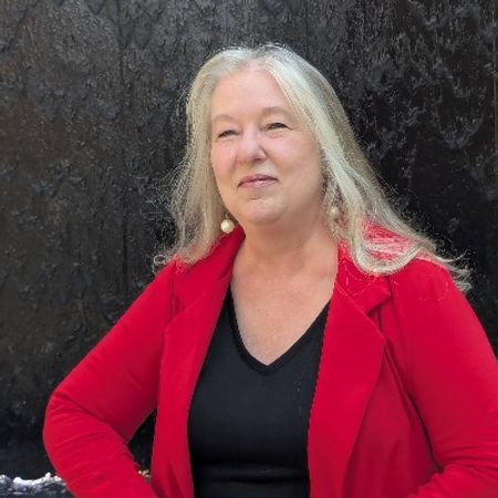 Profile photo of a State Farm Agent named: Vicky Brenneman