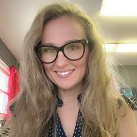 Profile photo of a State Farm Agent named: Shannon Hoey