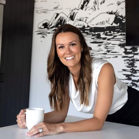 Profile photo of a State Farm Agent named: Sarah Iverson