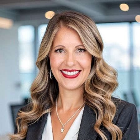 Profile photo of a State Farm Agent named: Lindsay Brown