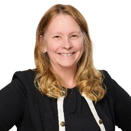 Profile photo of a State Farm Agent named: Dawn Goplin