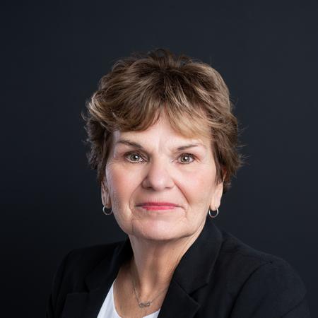 Profile photo of a State Farm Agent named: Penny Pennell