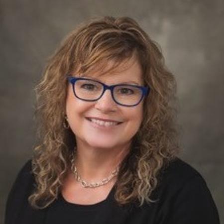 Profile photo of a State Farm Agent named: Julie Pieper-Burns