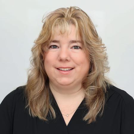 Profile photo of a State Farm Agent named: Jennifer Warren