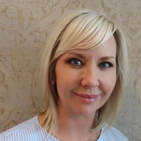 Profile photo of a State Farm Agent named: Anne Reeves