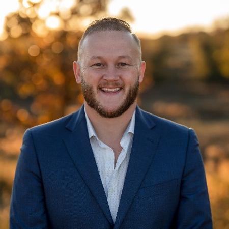 Profile photo of a State Farm Agent named: Evan Smalling