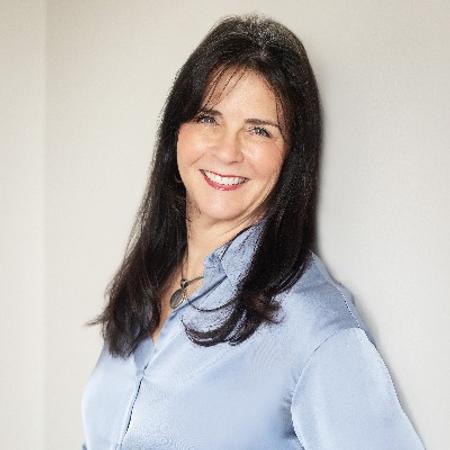 Profile photo of a State Farm Agent named: Becki Ross