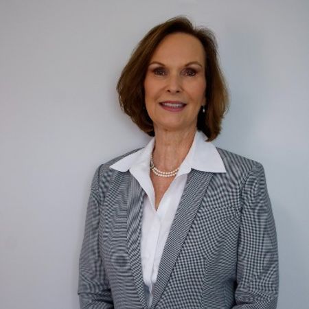 Profile photo of a State Farm Agent named: Mary Jo Williamson