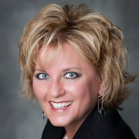 Profile photo of a State Farm Agent named: Holly Narber