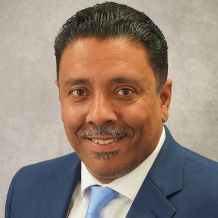 Profile photo of a State Farm Agent named: Carlos Gonzalez, Jr.