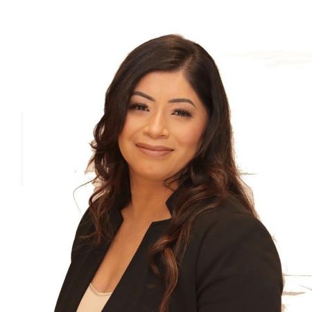 Profile photo of a State Farm Agent named: Gloria Barillas