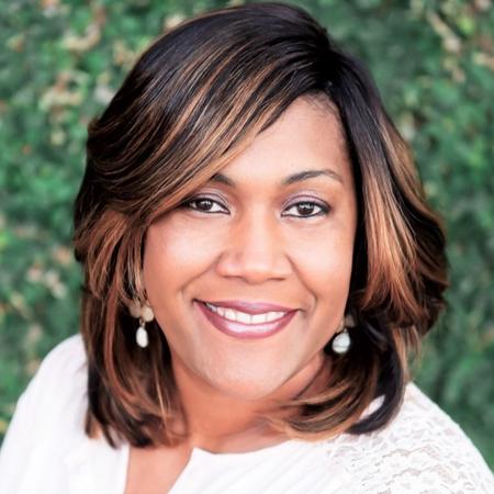 Profile photo of a State Farm Agent named: Rae Rodgers