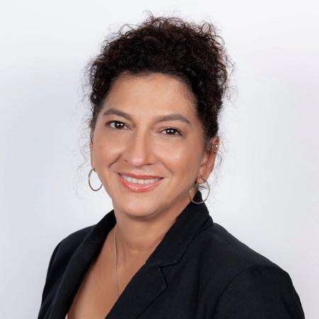 Profile photo of a State Farm Agent named: Elva Villalobos