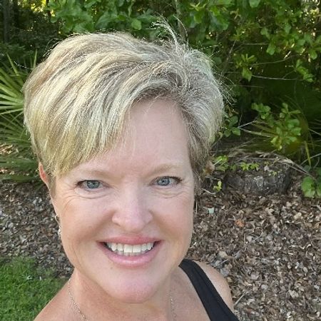 Profile photo of a State Farm Agent named: Diane Banks