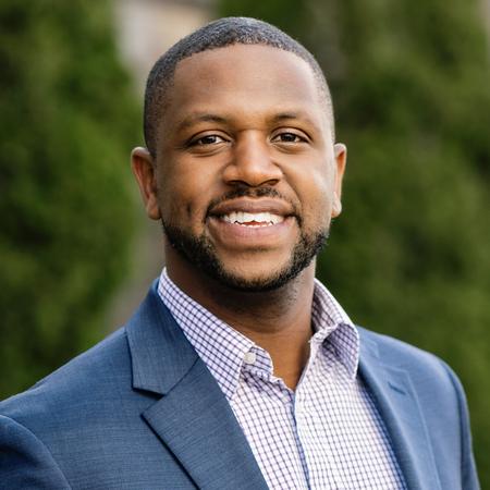 Profile photo of a State Farm Agent named: Dennis Jones