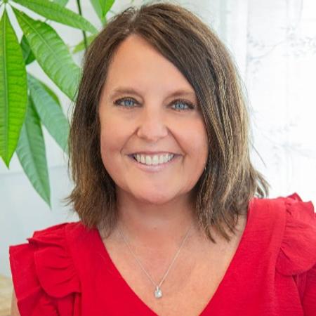 Profile photo of a State Farm Agent named: Debra Noojin