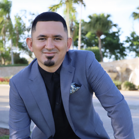 Profile photo of a State Farm Agent named: Hugo Rodriguez