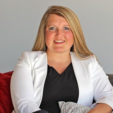Profile photo of a State Farm Agent named: Shuree Hix