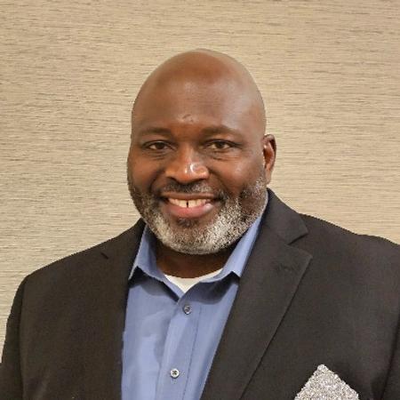Profile photo of a State Farm Agent named: Carl Murray Jr.