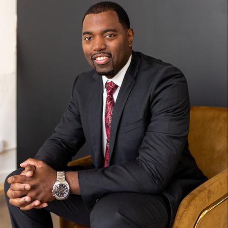 Profile photo of a State Farm Agent named: Ray Givens