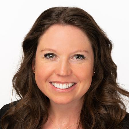 Profile photo of a State Farm Agent named: Sara Hays