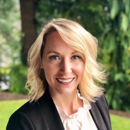 Profile photo of a State Farm Agent named: Amber Dean