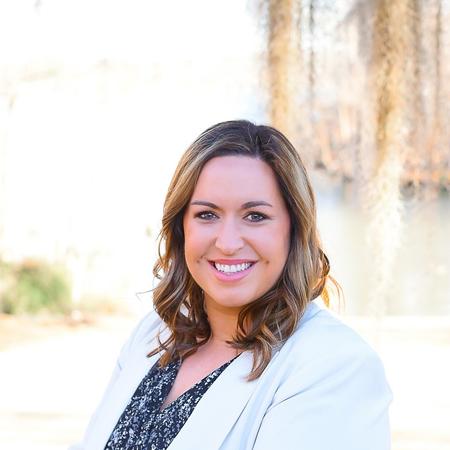 Profile photo of a State Farm Agent named: Leslie Kelly