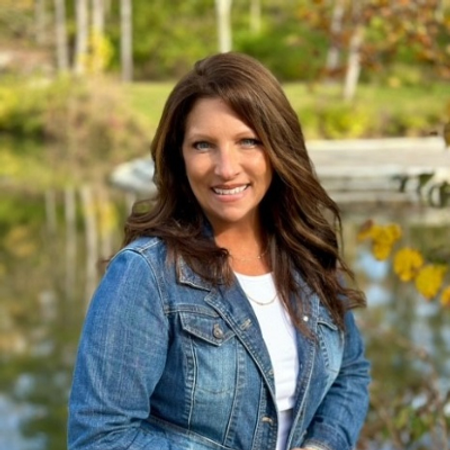 Profile photo of a State Farm Agent named: Gwen Szmania