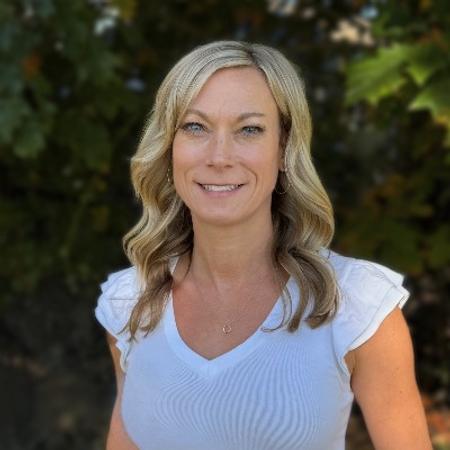 Profile photo of a State Farm Agent named: Jennifer May