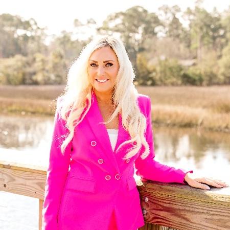 Profile photo of a State Farm Agent named: Kristin Dowdy