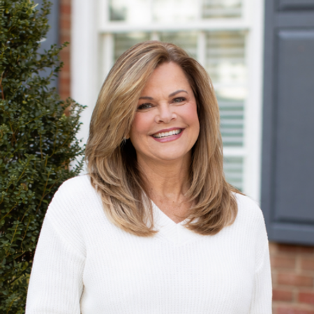 Profile photo of a State Farm Agent named: Darby Veazey