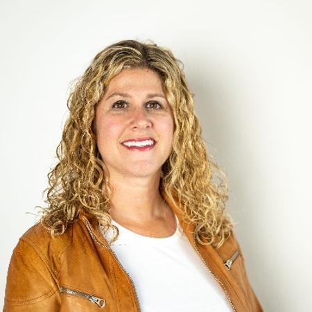 Profile photo of a State Farm Agent named: Renee Knepper