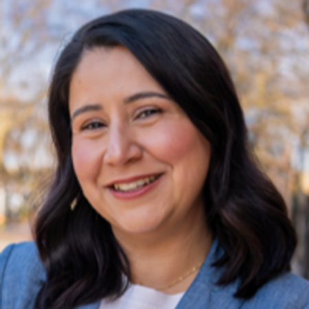 Profile photo of a State Farm Agent named: Jennifer Santiago