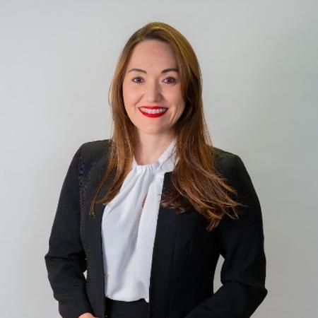 Profile photo of a State Farm Agent named: Fernanda Macedo