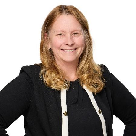 Profile photo of a State Farm Agent named: Dawn Goplin